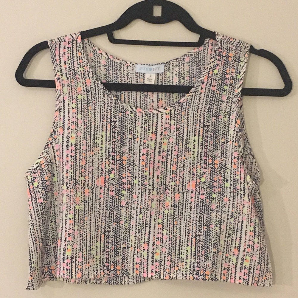 Never worn Francesca’s crop top